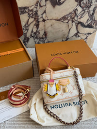 Vanity Chain Pouch