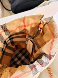 Horseshoe Chain Pouch