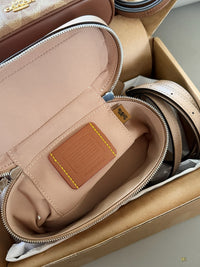 Rainer 18 Crossbody Bag