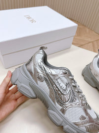 Wmns Chrono Sneakers