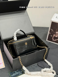 Top Handle Vanity Case