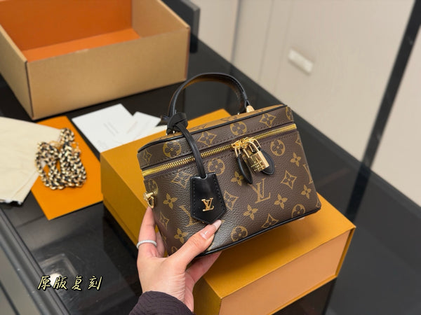 Nice Nano Vanity Bag