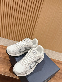 B30 Sneakers