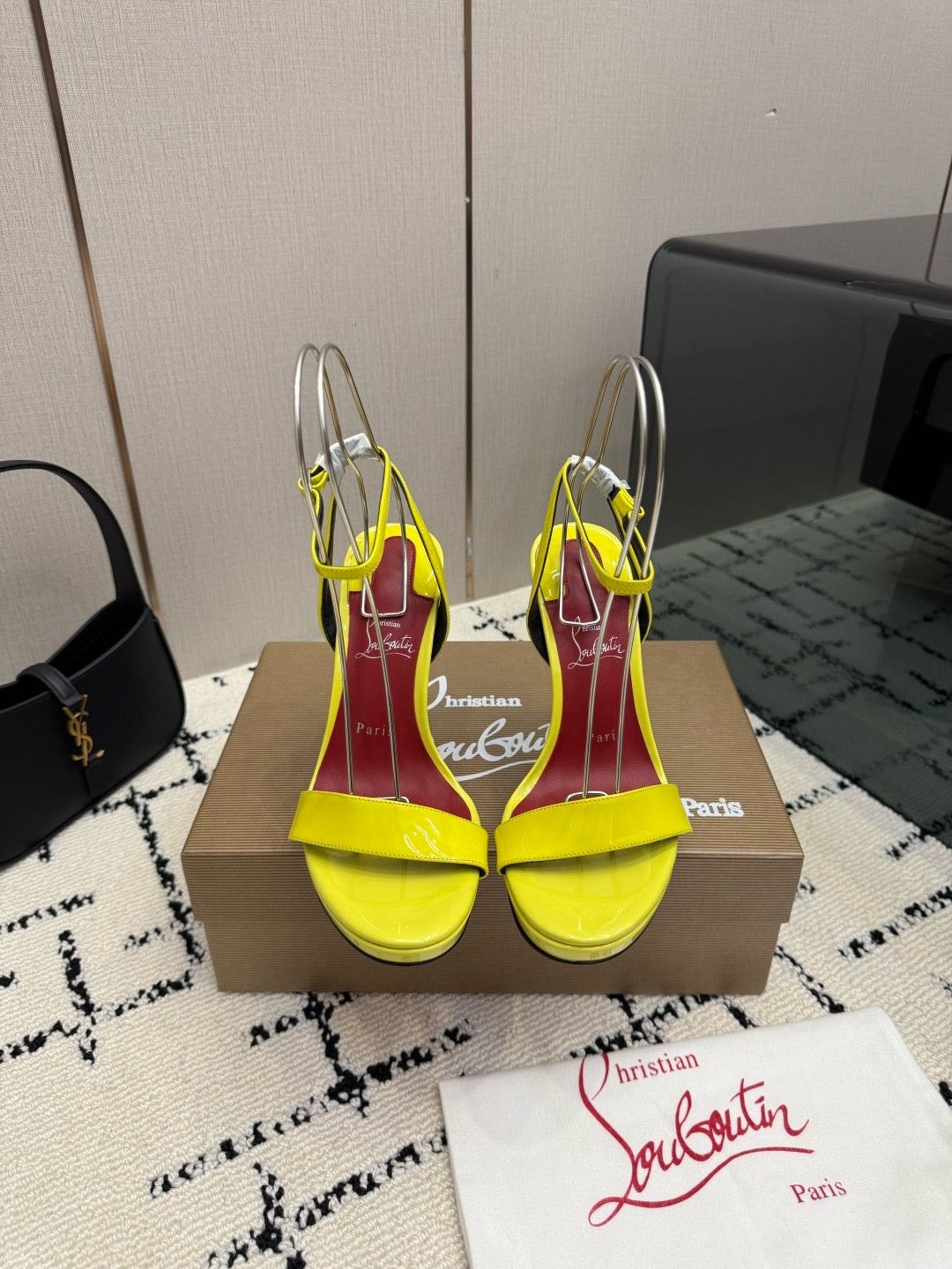 26S Condorapik Queen Leather Sandals