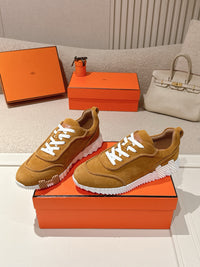 26S Bouncing Sneakers