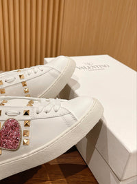 Garavani Rockstud Heart Leather Sneakers