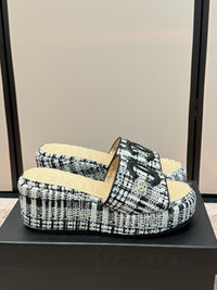 26K Platform Slides