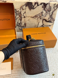 Nice BB Vanity Case