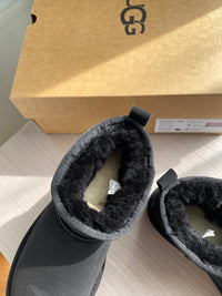 Classic Ultra Mini Boots