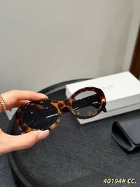 Triomphe Oval Sunglasses