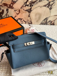 Kelly Messenger PM Bag