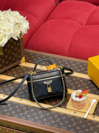 Vanity Chain Pouch