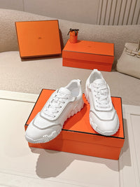 26S Bouncing Sneakers