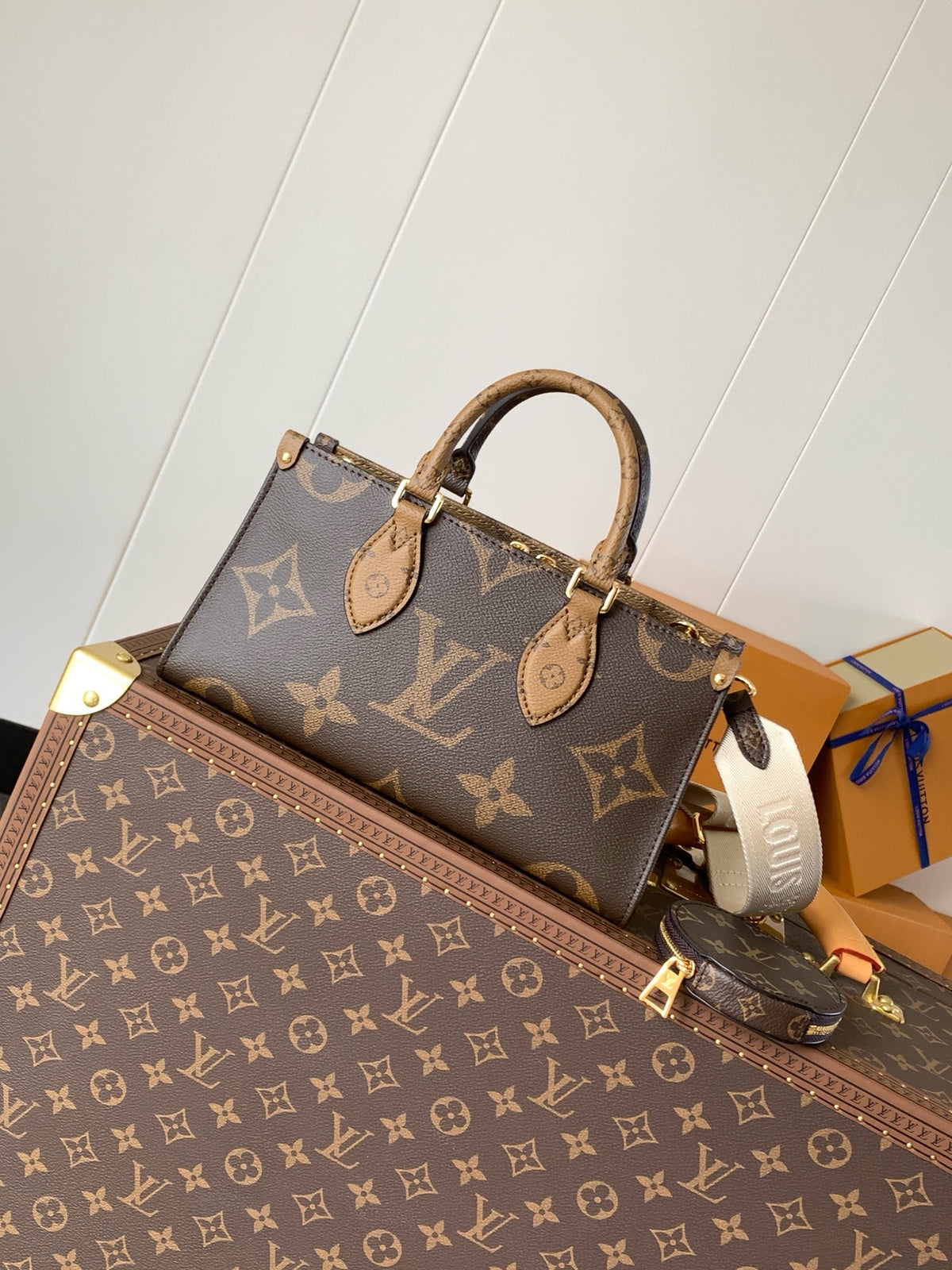 OnTheGo East West Bag