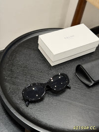 Triomphe Oval Sunglasses