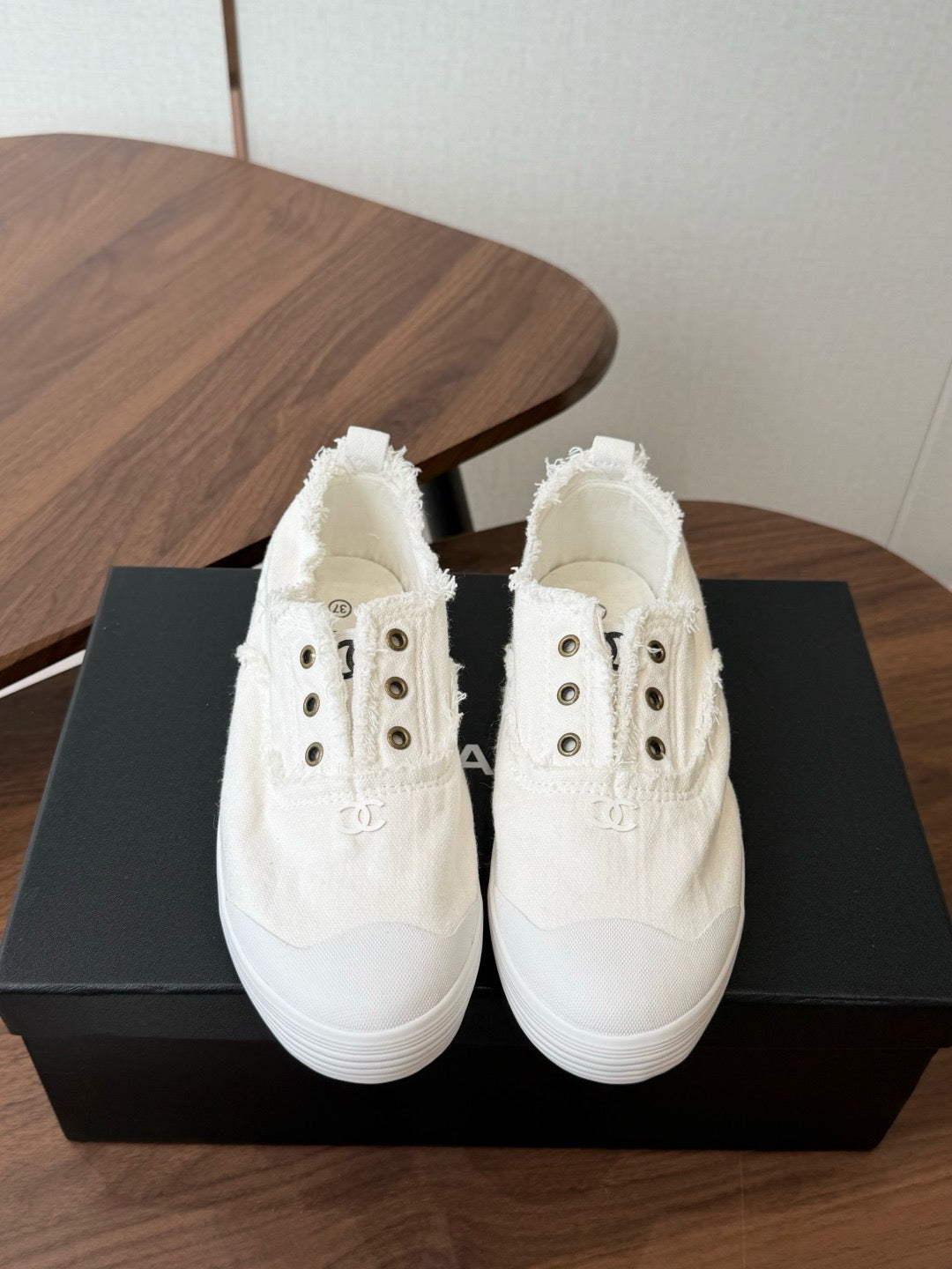 26S Slip-on Sneakers