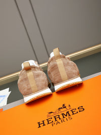 Trail Sneakers