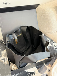 Shopping Bag in Grained Leather