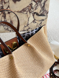Straw VLogo Signature Tote Bag