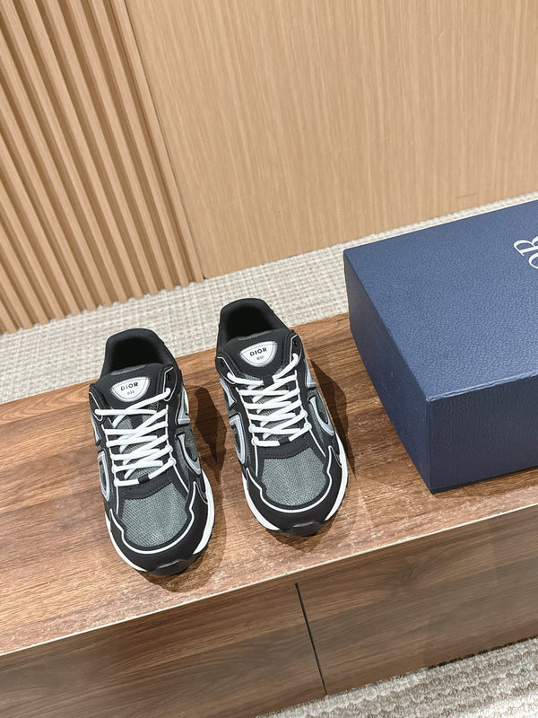 B30 Sneakers