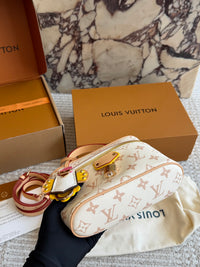 Vanity Chain Pouch