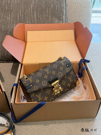 Trunkie East West Bag