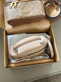 Rainer 18 Crossbody Bag