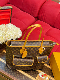 Nevereverfull Cargo Bag