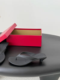 Vittoria Thong Sandals