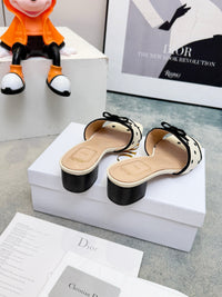 Dway Heeled Slides