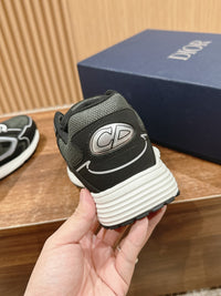 B30 Sneakers