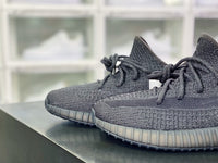 Yeezy Boost 350 V2 Black