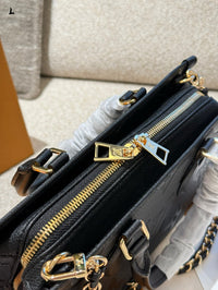 OnTheGo East West Bag