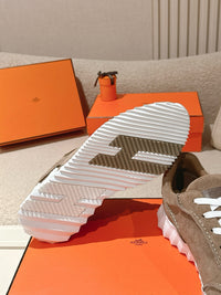 26S Bouncing Sneakers