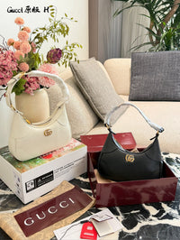 Aphrodite Shoulder Bag