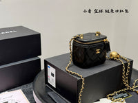 Pearl Crush Mini Vanity Case