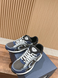 B30 Sneakers