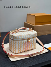 Nice Mini Vanity Case