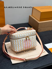 Nice Mini Vanity Case