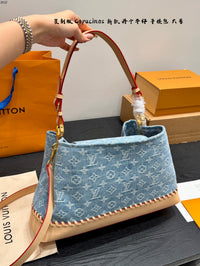 Capucines Bag