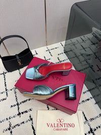 26S Garavani Annet Mules