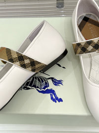 26WF Check Ballet Flats