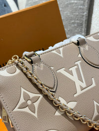 OnTheGo East West Bag