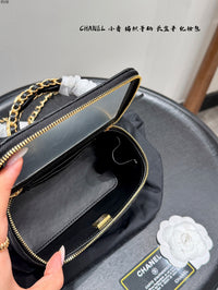 25B Vanity Case with Chain