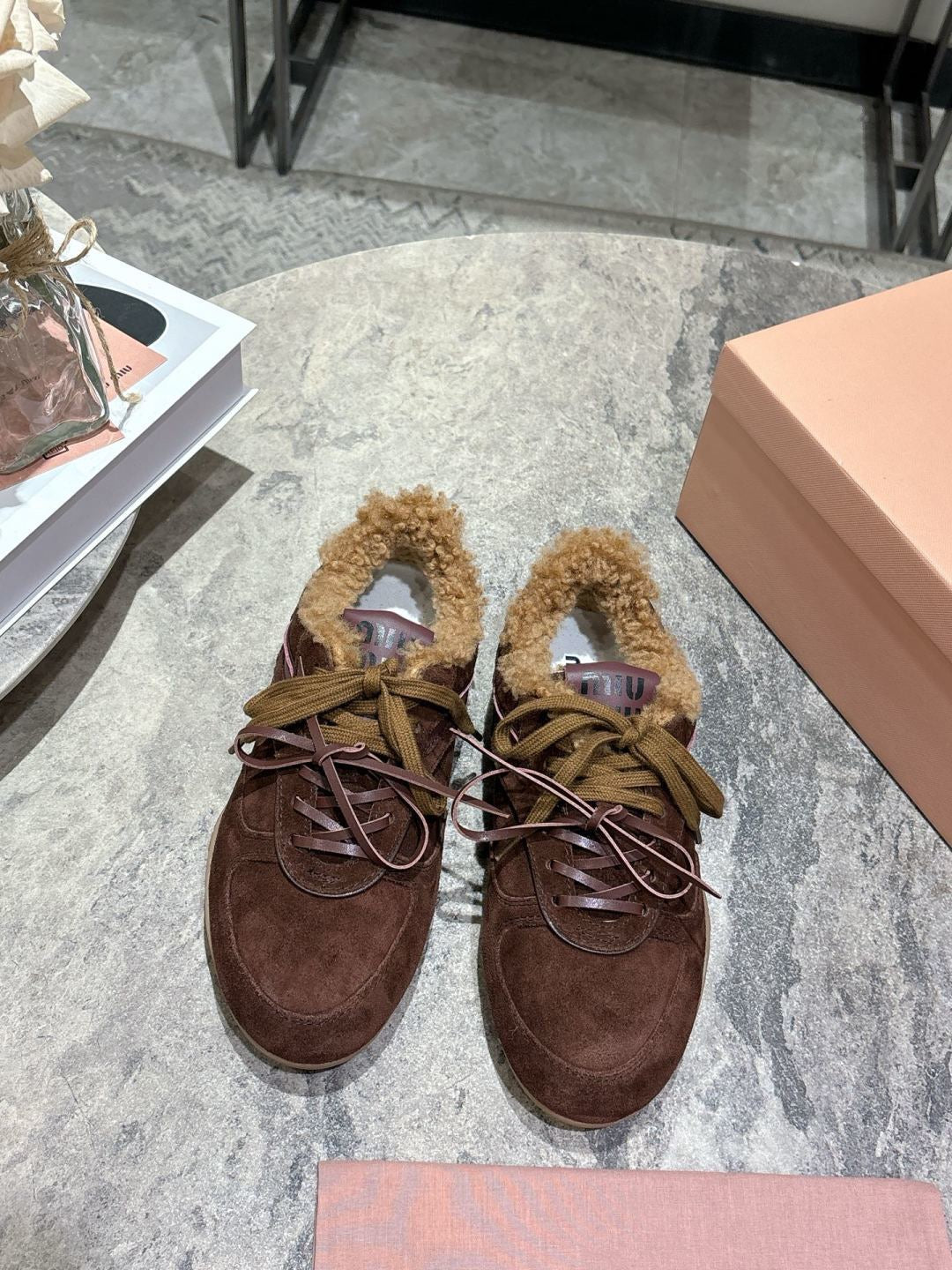 Gymnasium Suede Sneakers