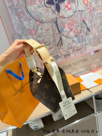 Hills Pochette Bag