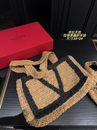 Garavani Viva Crochet Tote Bag