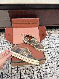 Nantucket Walk Sneakers