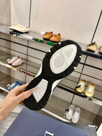 B30 Sneakers