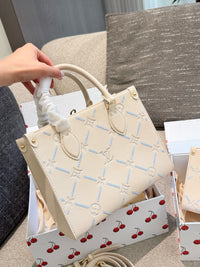 OnTheGo MM Tote